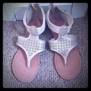 Cute sandals💜